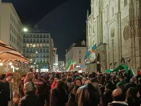 Freude nach Tod Khameneis in Österreich