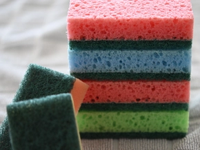 Tonnenweise Mikroplastik durch Abwaschschwämme