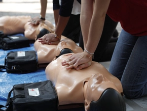 Tiroler Studie belegt schlechtere Reanimation von Frauen