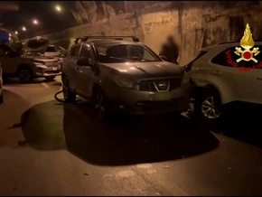 Auf Urlaubsinsel: Massenkarambolage mit 50 Fahrzeugen