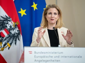 Meinl-Reisinger in Zagreb: EU-Erweiterung und Öl-Streit