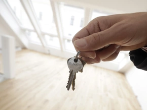 Kritik an Wohnprojekt für Ausländer: STF greift Landesrätin Pamer an