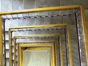 Obdachloser fällt im Treppenhaus rund 30 Meter in die Tiefe