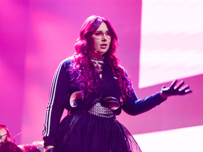 Sängerin Päm ist laut und stellte ihr neues Album vor