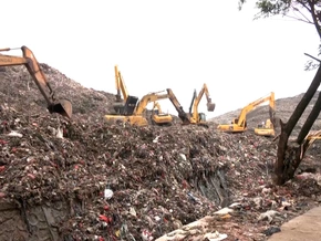 Tödliche Mure auf einer der größten Mülldeponien der Welt