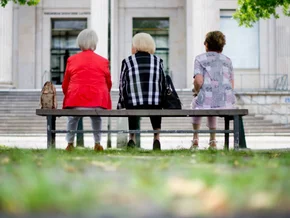 Gewalt gegen ältere Frauen unerforscht und "unsichtbar"