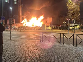 Bozen: Imbissbude wird Raub der Flammen