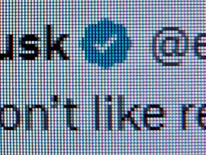 X lenkt nach EU-Strafe beim blauen Haken ein