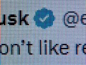 X lenkt nach EU-Strafe beim blauen Haken ein