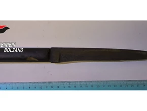 Mit dem Messer am Lkw-Steuer