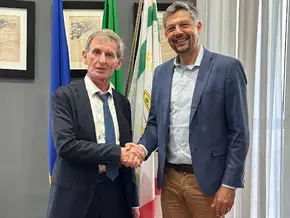 Wasserstoff und Mobilität: Land stärkt Zusammenarbeit mit Apulien