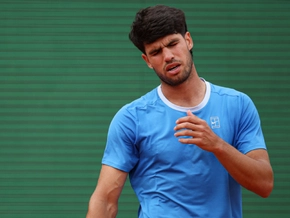 Alcaraz gibt in Barcelona wegen Handgelenksverletzung w.o.