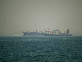 Iran greift mehrere Frachtschiffe in Straße von Hormuz an