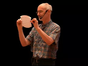 Mathematik trifft Origami: Vom Auto-Airbag bis zu Stents im Herzen