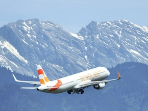 Flughafen Innsbruck im Winter mit Passagier-Plus