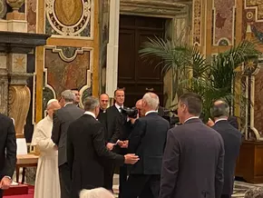 LH Kompatscher mit Olympioniken beim Papst