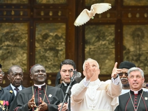 Papst: "Welt wird von Handvoll Tyrannen zerstört"