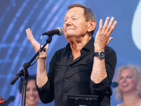 Ambros von seinem “ureigensten Heimatland” ausgezeichnet