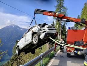 Auto stürzt 200 Meter in die Tiefe: Frau [29] stirbt bei Unfall im Ultental