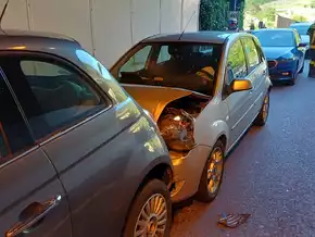 Klausen: Crash im Berufsverkehr