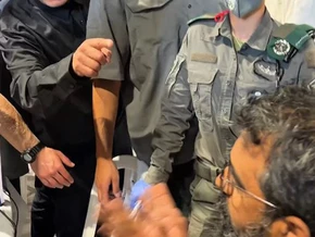“Willkommen in Israel”: Ben-Gvir verspottet gefesselte Aktivisten der Gaza-Flottille