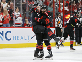 Carolina Hurricanes führen im NHL-Viertelfinale 2:0