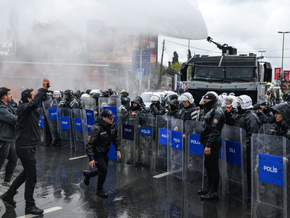Zusammenstöße zwischen Polizei und Demonstranten in Istanbul