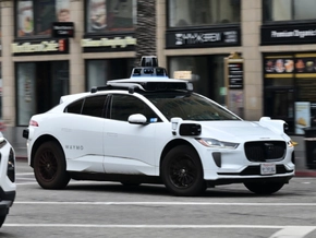 Waymo-Robotaxis haben Problem mit überfluteten Straßen