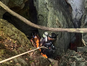 Bergung der Goldsucher aus Höhle in Laos