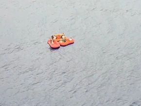 Flugzeugabsturz: Elf Passagiere aus Meer gerettet - VIDEO