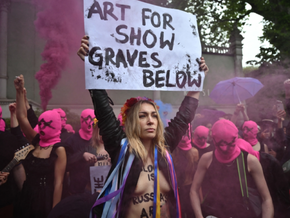Lautstarke Proteste vor dem russischen Biennale-Pavillon