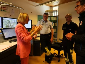 Landesrätin Amhof besucht Agentur für Bevölkerungsschutz