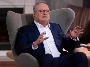 Oliver Welke: “Werde gar keinen Sänger mehr beleidigen”