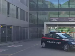 Carabinieri retten das Leben einer jungen Frau