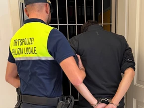 Verfolgungsjagd durch Eppan: Ortspolizei stoppt flüchtigen Straftäter