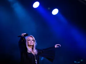 Sängerin Bonnie Tyler in Portugal notoperiert