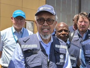 Im Ebola-Gebiet: WHO-Chef fordert bessere Zusammenarbeit