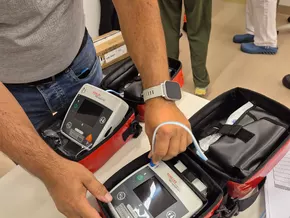 Neue Defibrillatoren am Krankenhaus Innichen