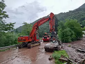 Muren und Überschwemmungen nach Hitzegewittern