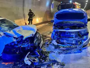 Vier Verletzte bei Verkehrsunfall im Leiferer Tunnel