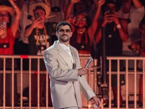 Bad Bunny trug Jacke von oberösterreichischem Eisstockverein