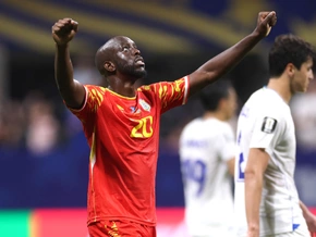 DR Kongo dreht Partie gegen Usbekistan und steigt auf