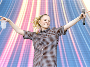 “Schulschwänzerin” Esther Graf hat 16 neue Songs im Köcher