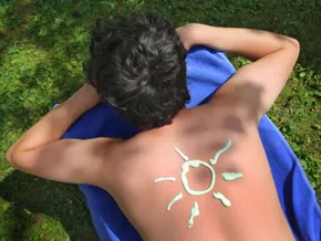 Sonnencremes für Kinder bieten meist guten Schutz