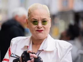 Hella von Sinnen startet Podcast - hört aber selbst keine