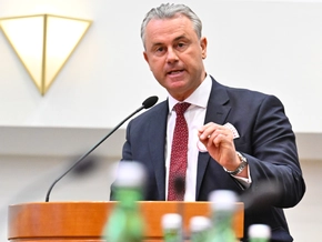 Norbert Hofer bleibt nach Führerschein-Entzug im Landtag
