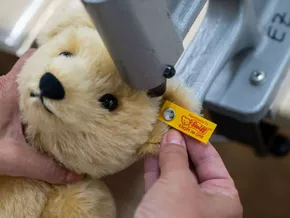 Ravensburger übernimmt Teddybär-Erfinder Steiff