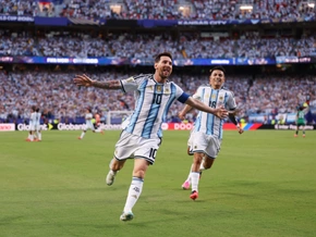 Argentinien besiegt bei Messis Rekordgala Algerien 3:0