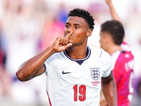 Siege für England und Portugal vor WM-Auftakt