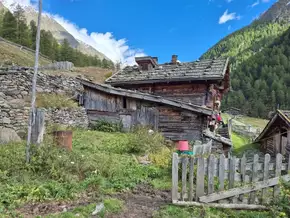 30 Zentimeter gekippt: Rettungseinsatz für historische Alm in Südtirol